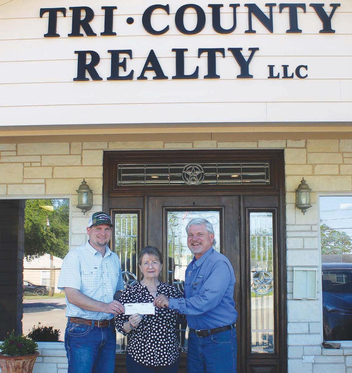 Tri-County Realty donates to Seniors Together