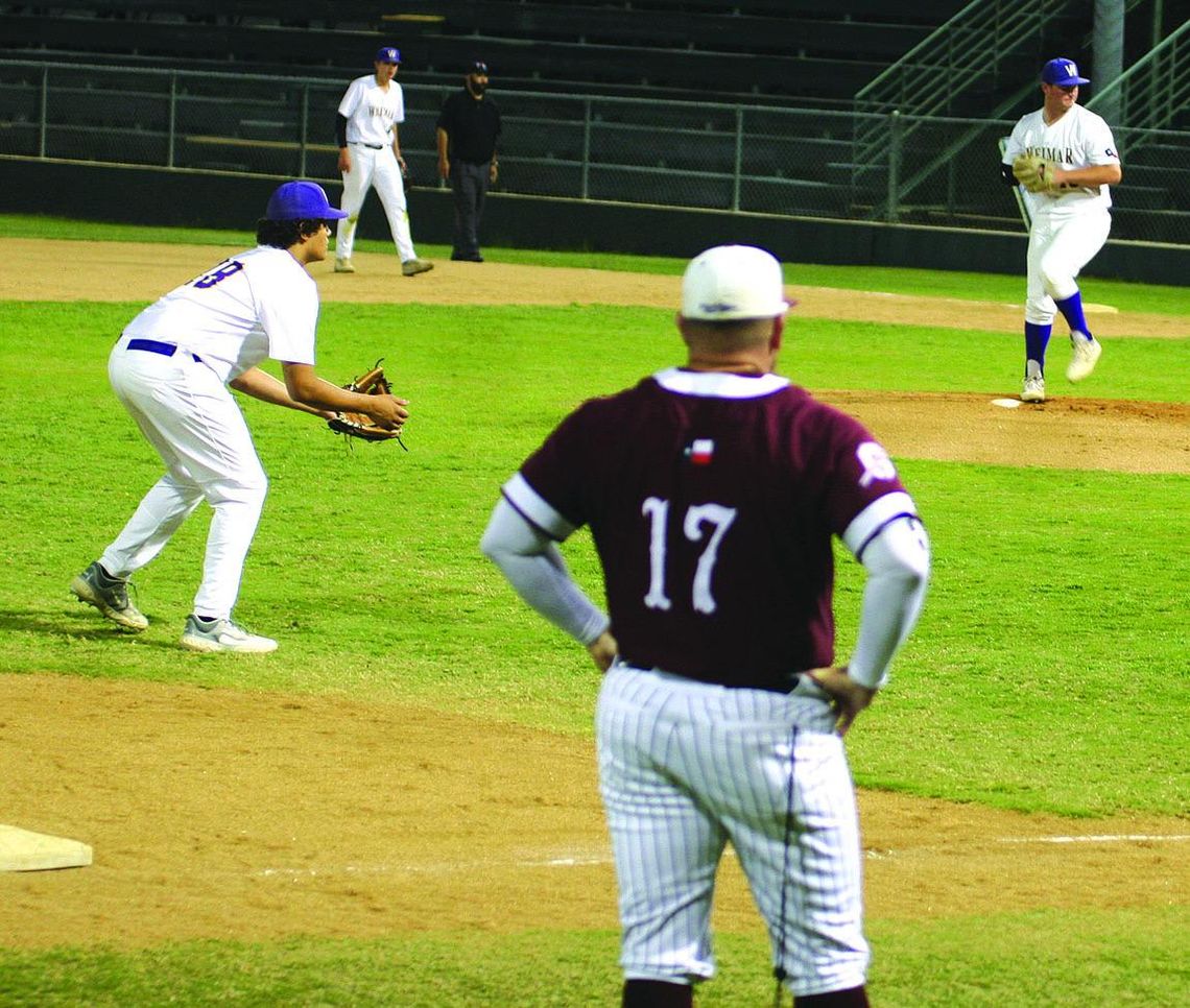  Weimar struggles vs Ganado in baseball