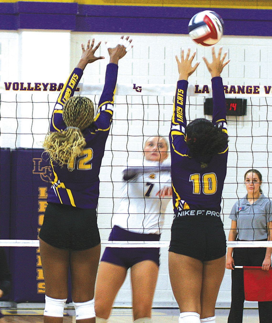 Weimar volleyball sweeps La Grange in season opener